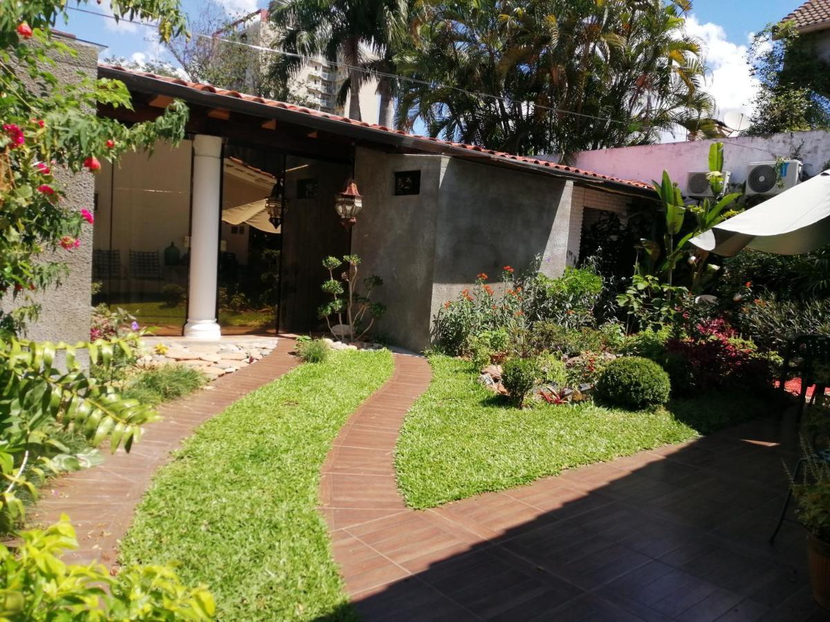 Bed and Breakfast Granados à Asuncion Extérieur photo